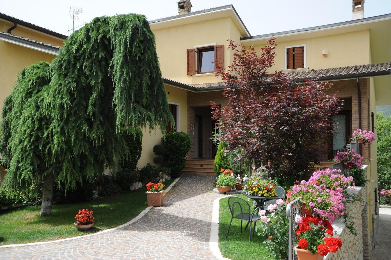 Affittacamere Fule Fontecchio Kültér fotó